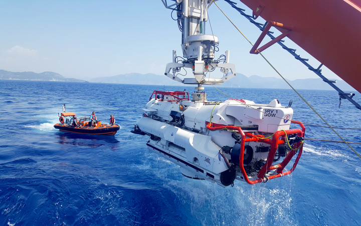 NATO's major international submarine rescue exercise, Dynamic Monarch 2017, allowed JFD to demonstrate the capabilities of the NATO Submarine Rescue System (NSRS) and provide training.