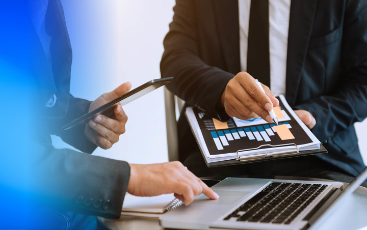 Contact our investor relations team icon