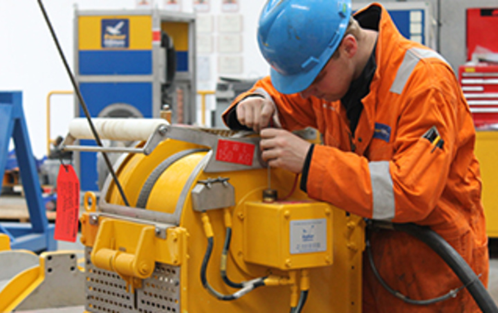 In-house equipment and engineering support icon